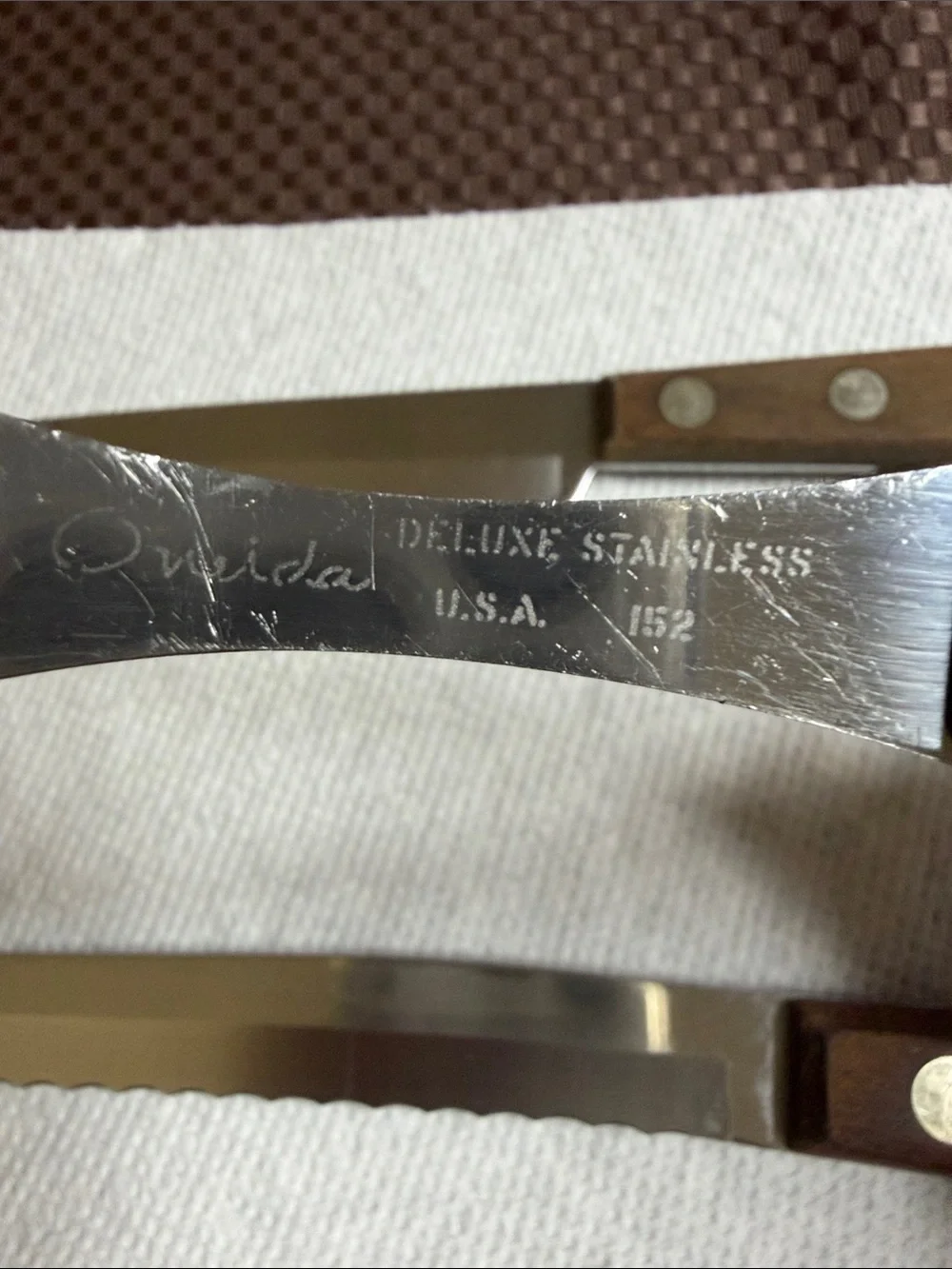 Vintage Oneida Deluxe Stainless 133, 152, 127 Brown Knives & Carving Fork